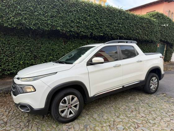 FIAT TORO 1.8 16V EVO FLEX FREEDOM AT6 FIAT TORO 1.8 16V EVO FLEX FREEDOM AT6